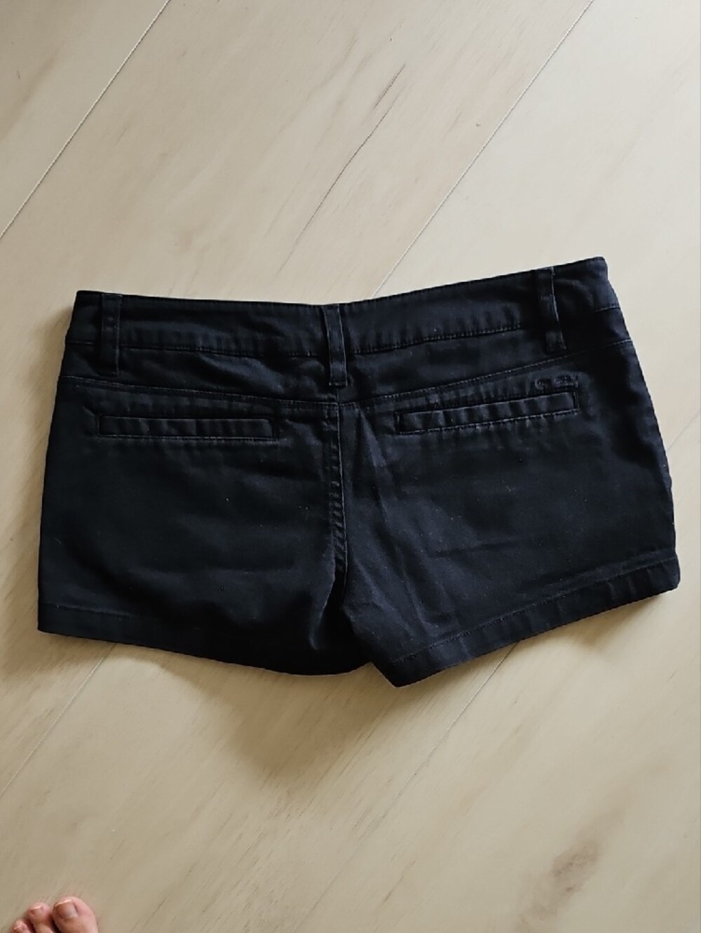Volcom Black Low Rise Shorts - Picture 6 of 14